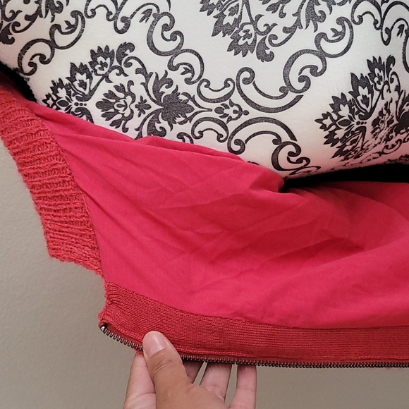 💕CABI ZIPPER SWEATER. 💕 - Picture 9 of 10